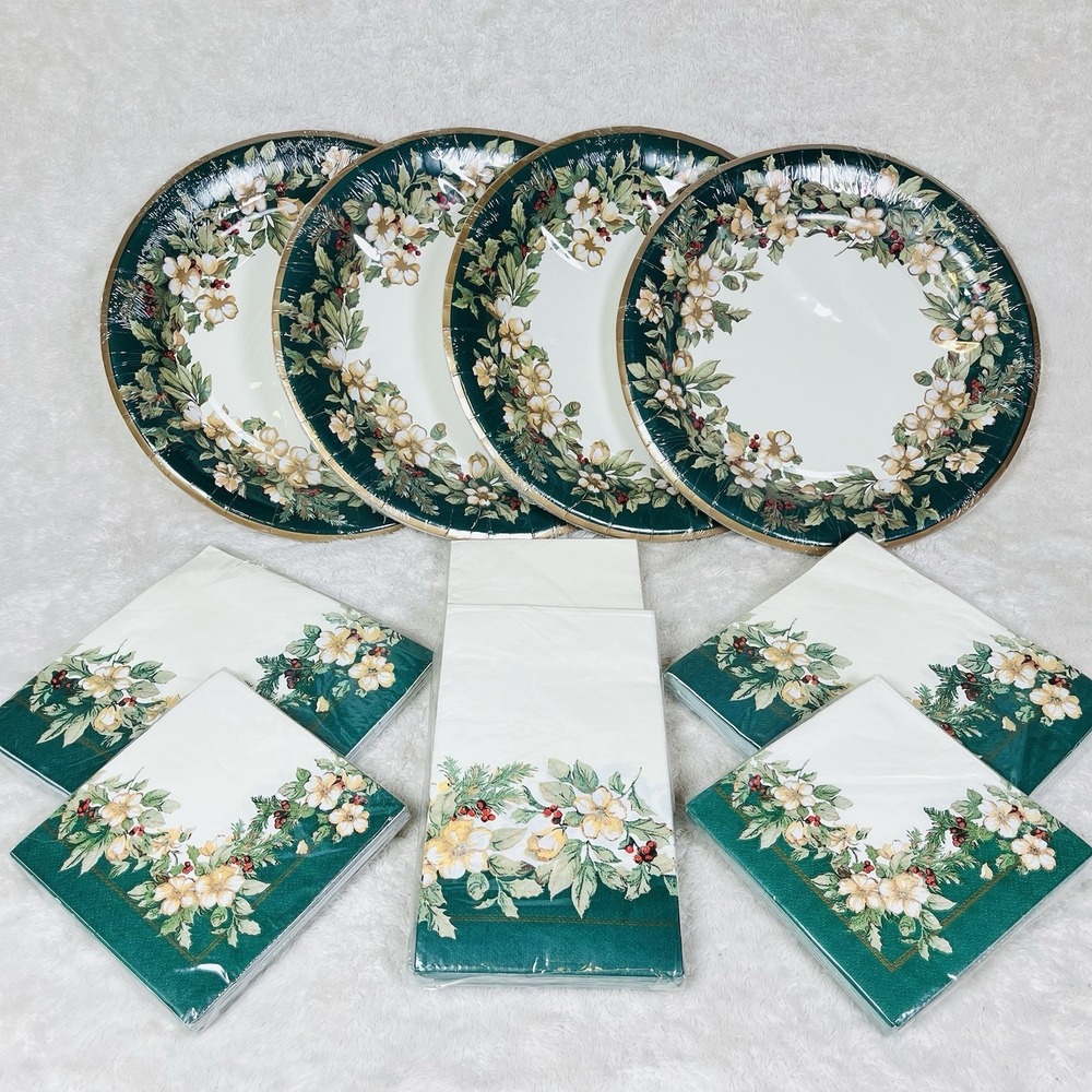 CR Gibson Holiday Splendor Lot of‎ Dinner Plates & Napkins Service For 24